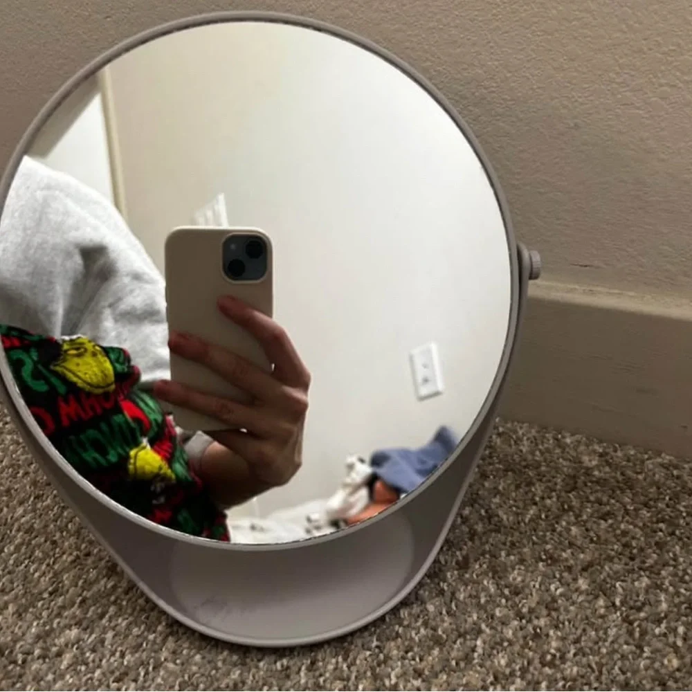 Round Vanity Mirror with Stand